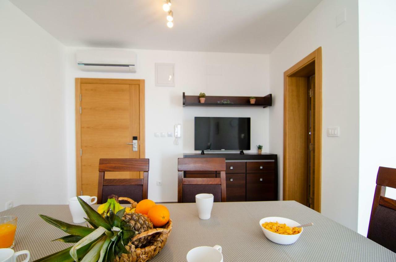 Apartments Sara 3 波尔 外观 照片